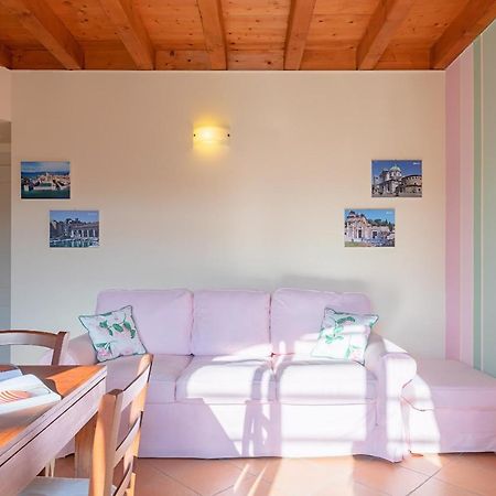 Borgo Del Torchio Apartments By Wonderful Italy Manerba del Garda Exteriör bild