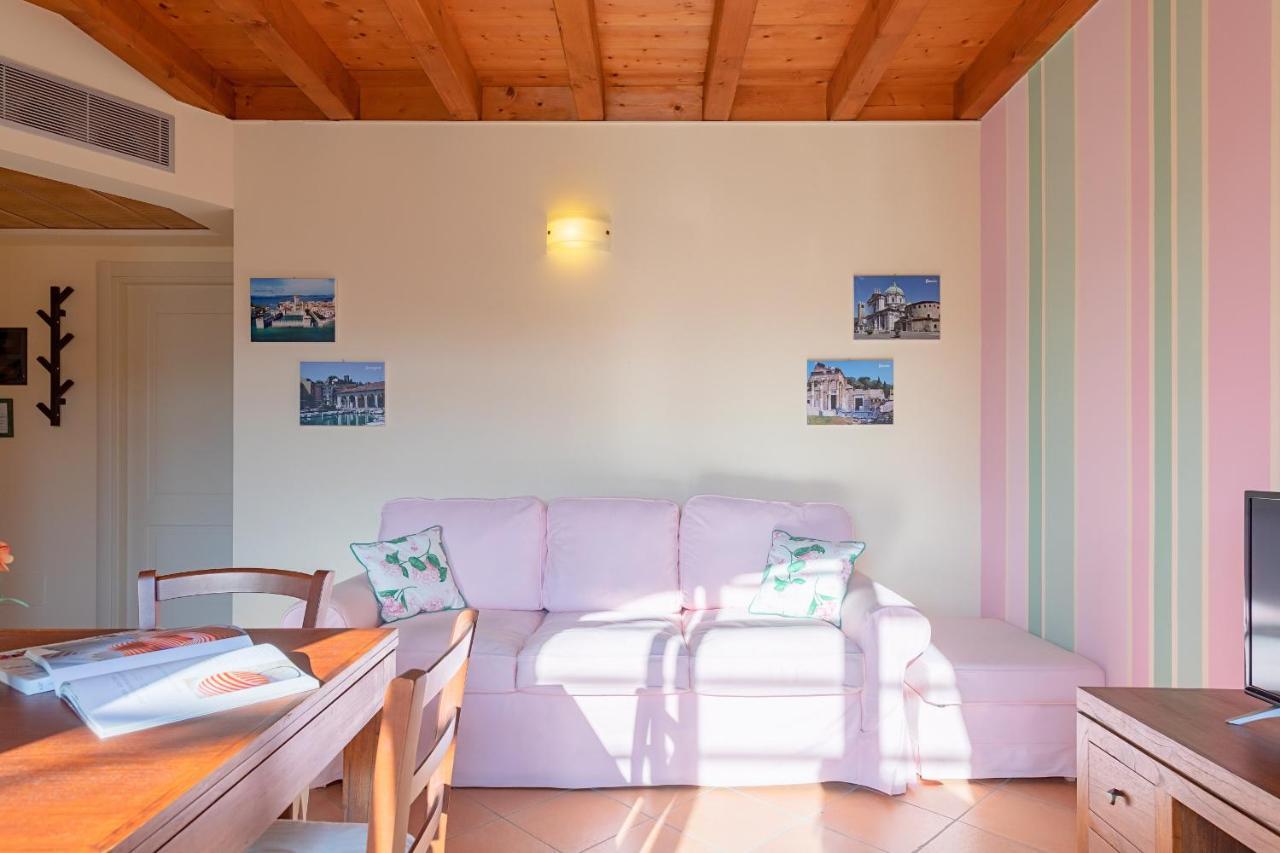 Borgo Del Torchio Apartments By Wonderful Italy Manerba del Garda Exteriör bild