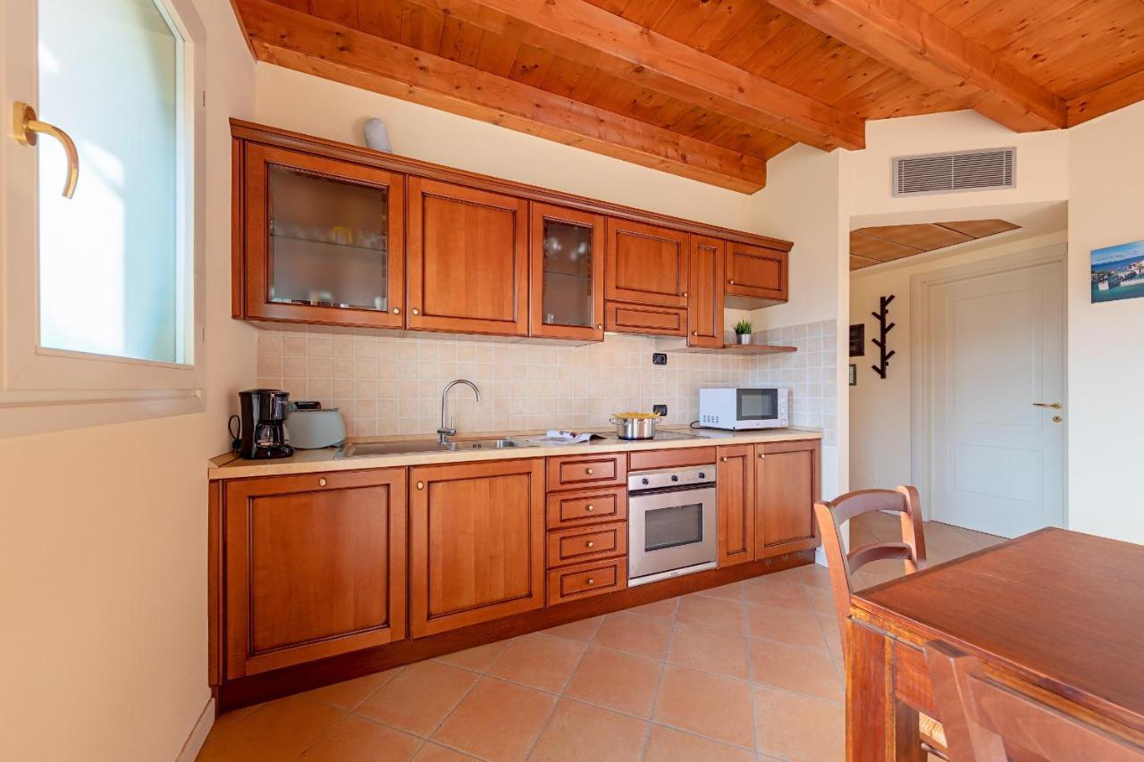 Borgo Del Torchio Apartments By Wonderful Italy Manerba del Garda Exteriör bild