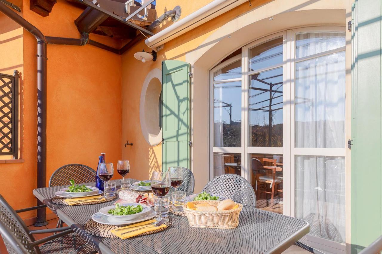 Borgo Del Torchio Apartments By Wonderful Italy Manerba del Garda Exteriör bild
