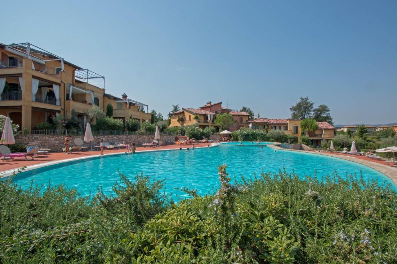 Borgo Del Torchio Apartments By Wonderful Italy Manerba del Garda Exteriör bild