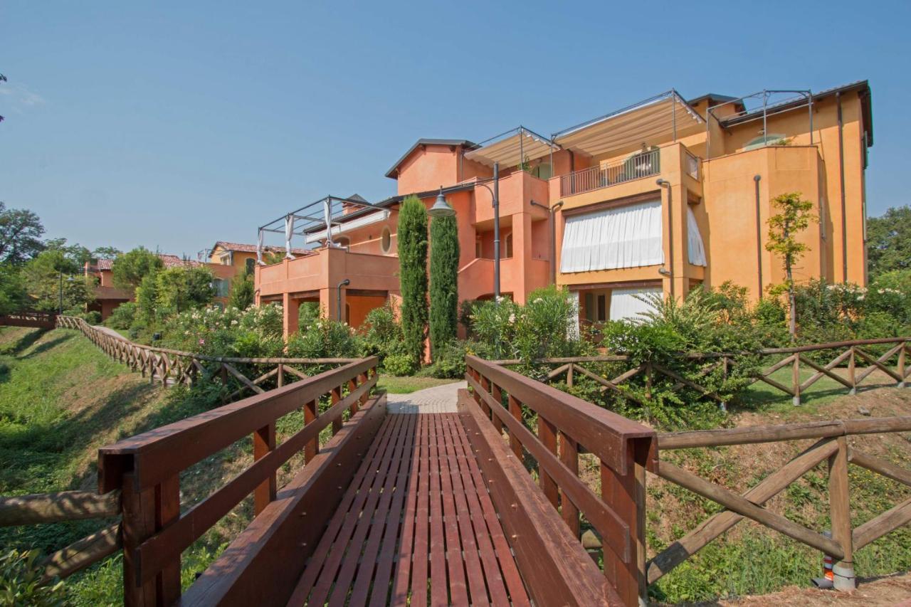 Borgo Del Torchio Apartments By Wonderful Italy Manerba del Garda Exteriör bild