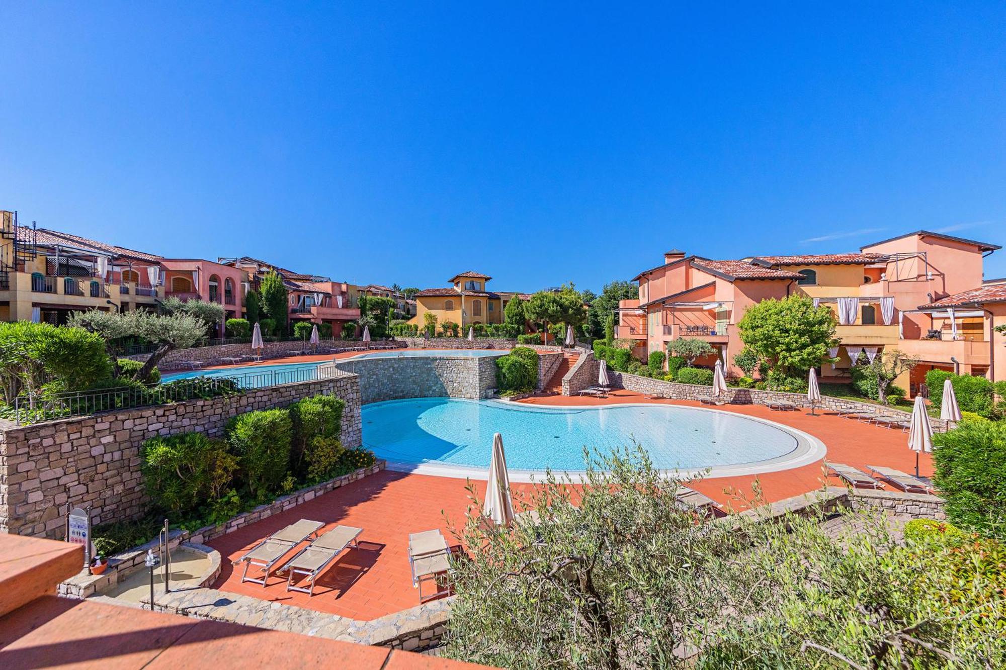 Borgo Del Torchio Apartments By Wonderful Italy Manerba del Garda Exteriör bild