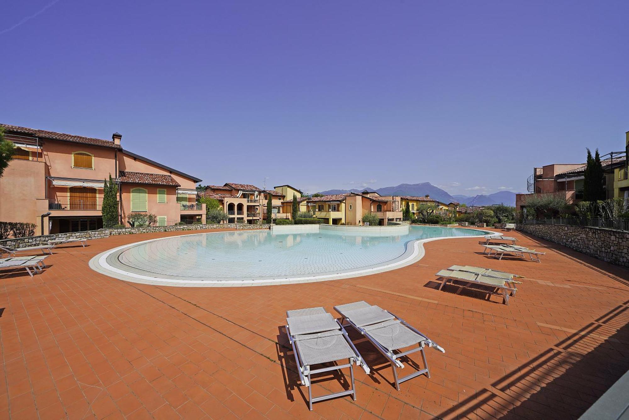 Borgo Del Torchio Apartments By Wonderful Italy Manerba del Garda Exteriör bild