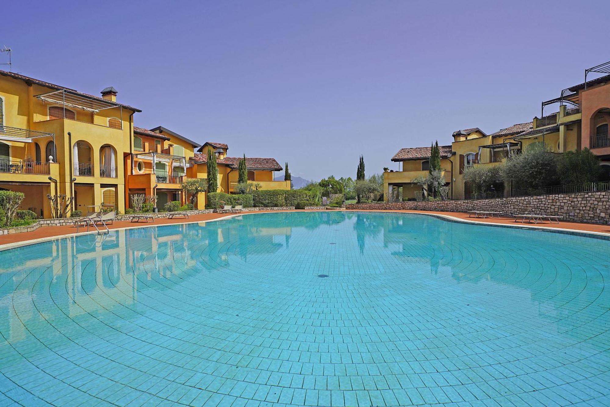 Borgo Del Torchio Apartments By Wonderful Italy Manerba del Garda Exteriör bild