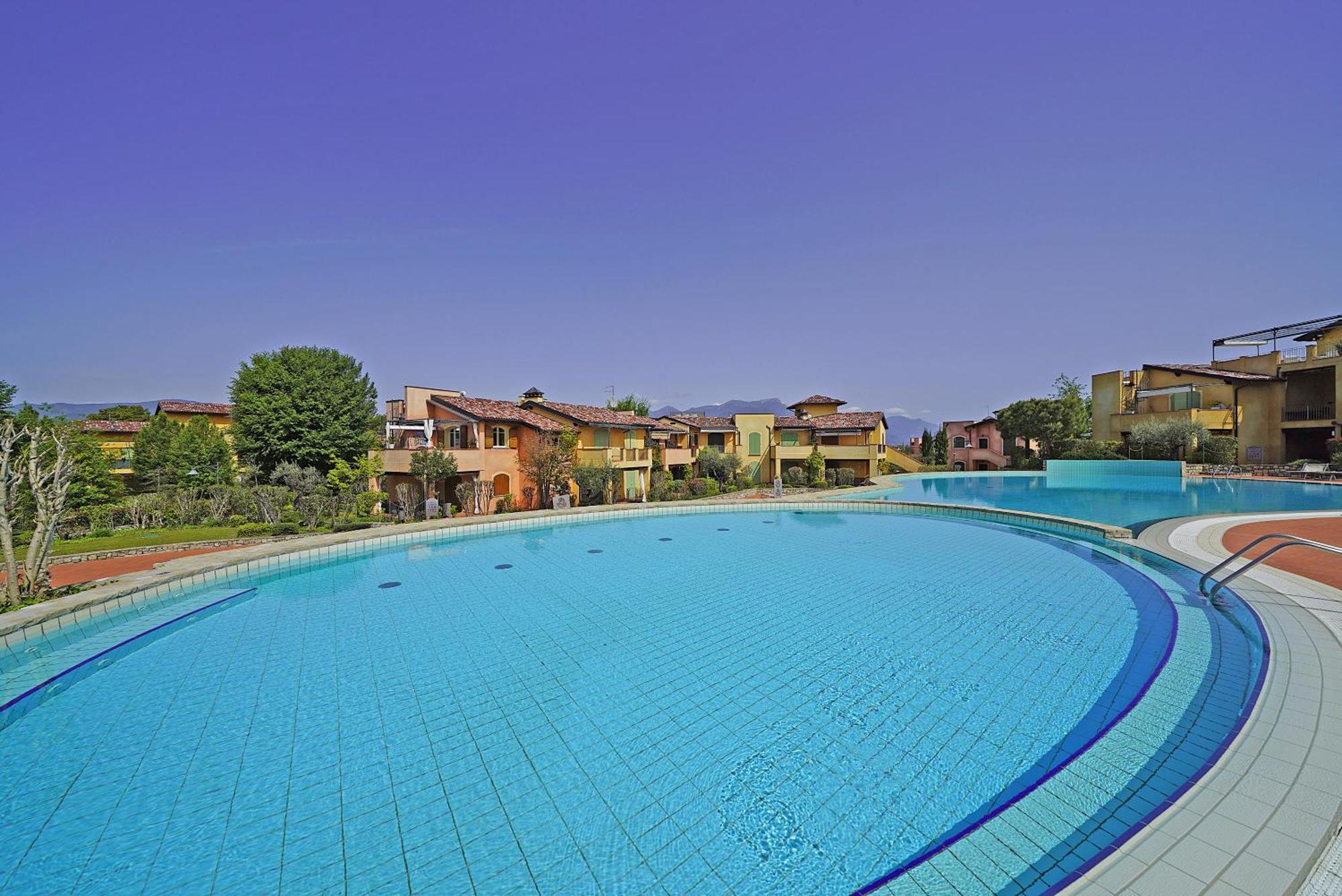 Borgo Del Torchio Apartments By Wonderful Italy Manerba del Garda Exteriör bild